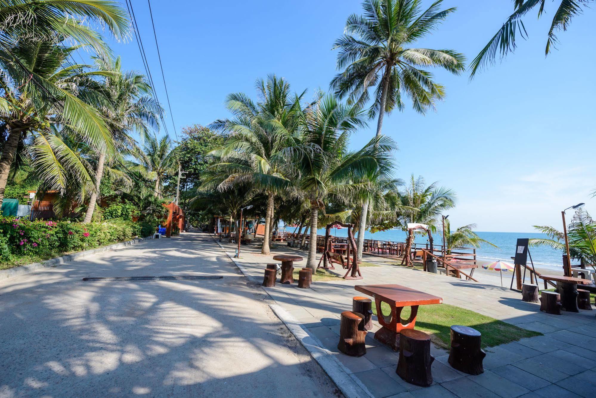 Baansuan Aokhai Beach Resort Mae Phim Exterior photo