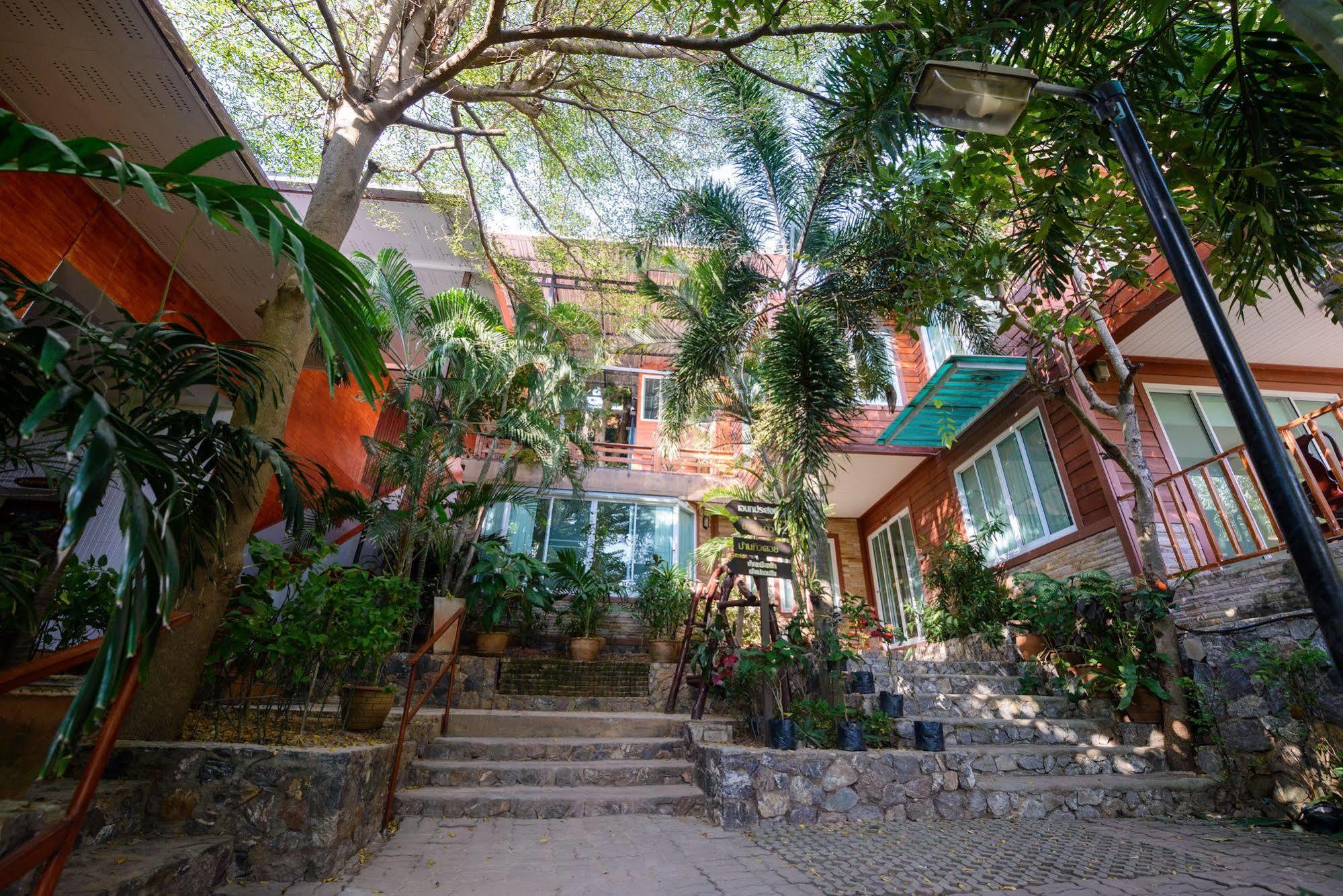 Baansuan Aokhai Beach Resort Mae Phim Exterior photo