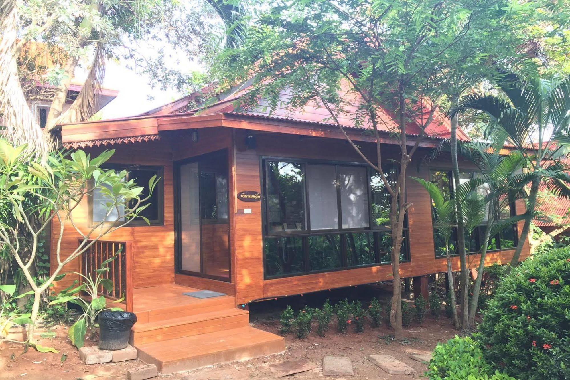 Baansuan Aokhai Beach Resort Mae Phim Exterior photo