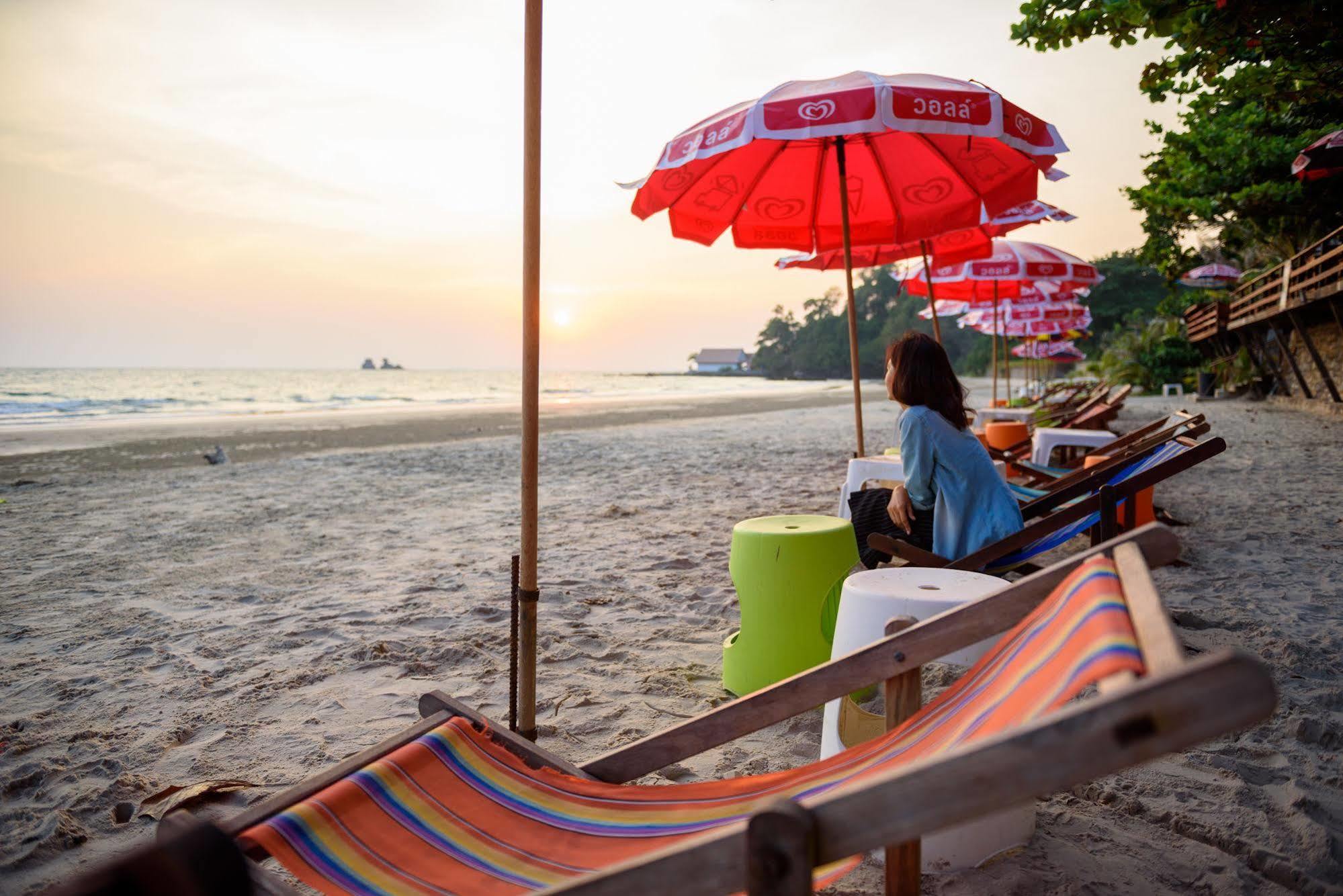 Baansuan Aokhai Beach Resort Mae Phim Exterior photo